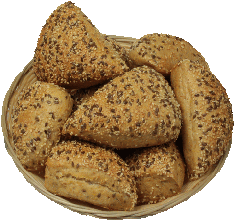 Korb mit Dreispitzbrötchen (Mehrkornbrötchen)