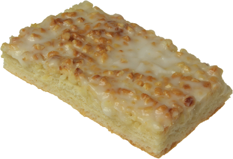 Stück Mandelkuchen mit gehackten Mandeln auf Hefeteigboden