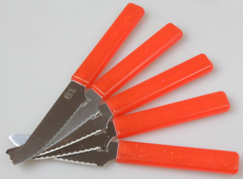5 Brötchenmesser mit Edelstahlklinge und rotem Kunststoffgriff