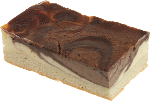 Stück Schmandkuchen mit Nougat-Schmand auf Hefeteigboden