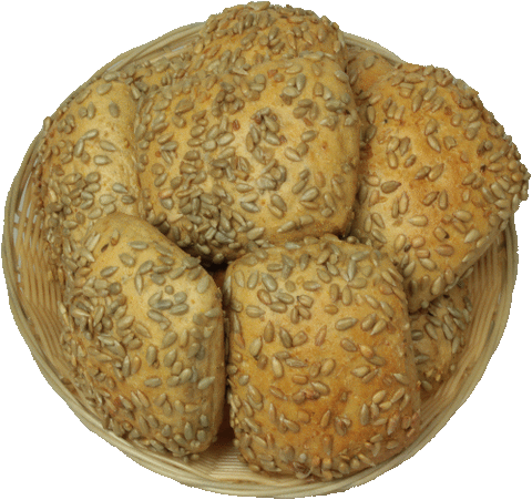 Korb mit Sonnenblumenkernbrötchen (Mehrkornbrötchen mit Auflage aus Sonnenblumenkernen)