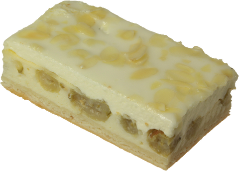 Stück Speckfettkuchen mit Hefeteigboden, Quarkfüllung, Stachelbeeren, Buttercreme und Zuckerguss, garniert mit Mandelblättchen