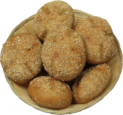 Korb mit Weizenvollkornbrötchen mit Dinkelschrot
