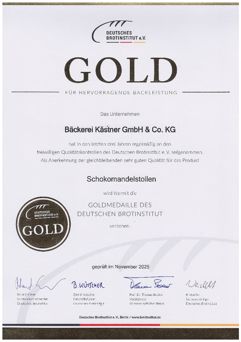 Schokomandelstollen im Karton